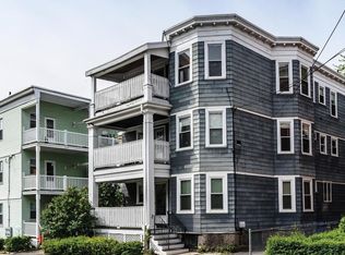 7 Franklin St #3, Brookline, MA 02445