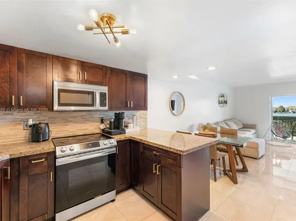 5650 W 26th Ct APT 211, Hialeah, FL 33016