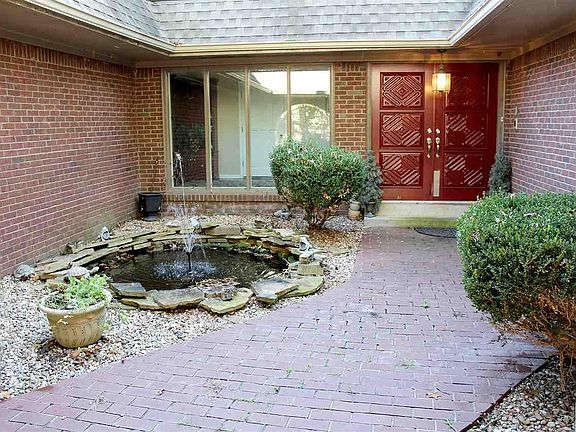 3rd image of 2116 Gatesborough Cir