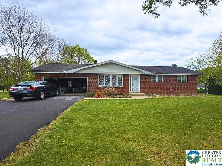 510 Zucksville Rd — Photo 2