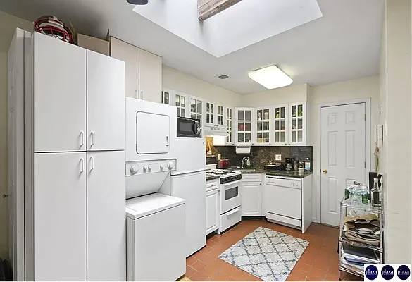 Rented by Plaza Real Estate Group | media 5