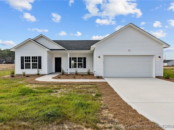 145 Orchard Ln, Parkton, NC 28371