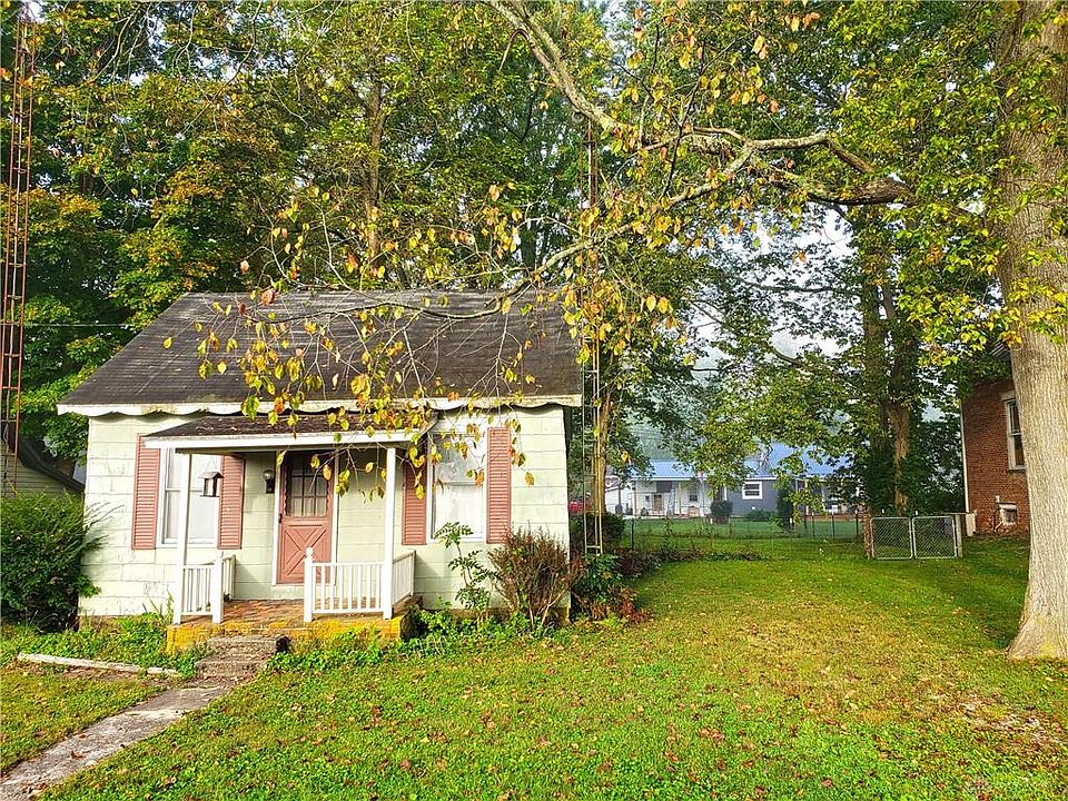 1st image of 21 Clay St