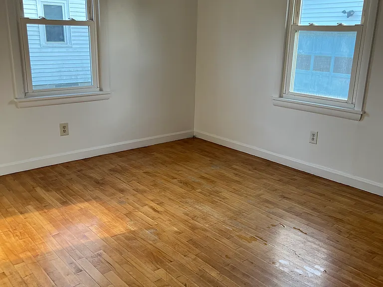 75 Mildred Ave — Photo 12