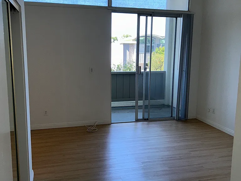 13240 Fiji Way #D — Photo 25