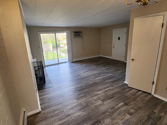 2nd image of 2106 Oxford Ave