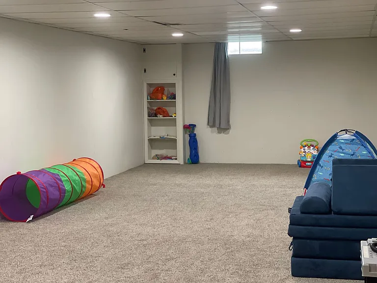 7865 Ridgewood Dr — Photo 23