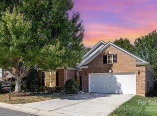 977 Platinum Dr, Fort Mill, SC 29708