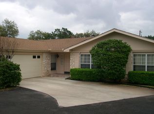 96 Cliffside Dr, Shavano Park, TX 78231
