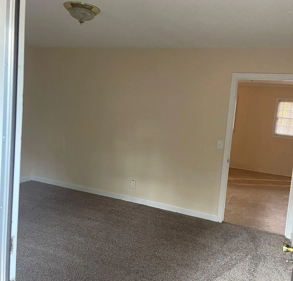 2124 Eveton Ln — Photo 3
