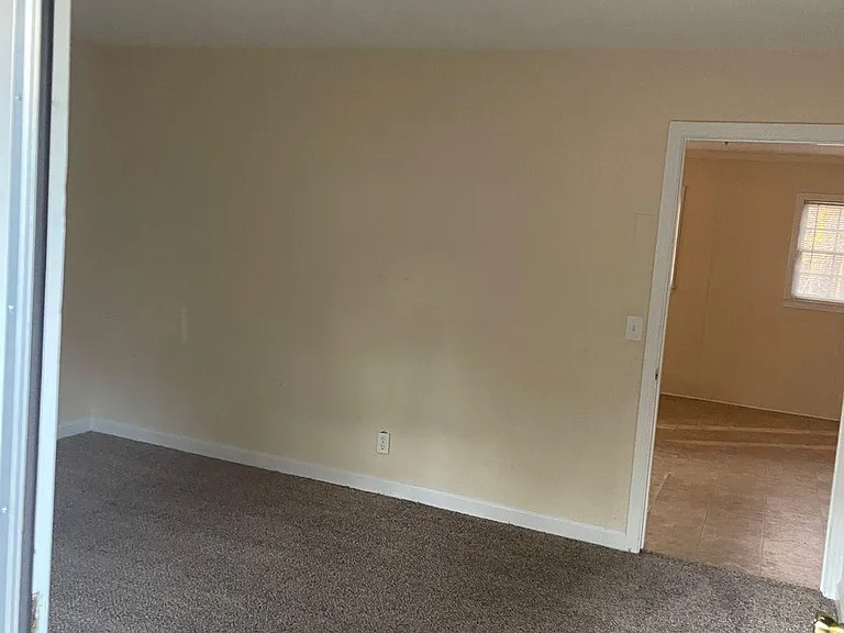 2124 Eveton Ln — Photo 3