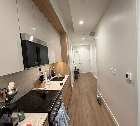 4th image of 180 Pearl St #405