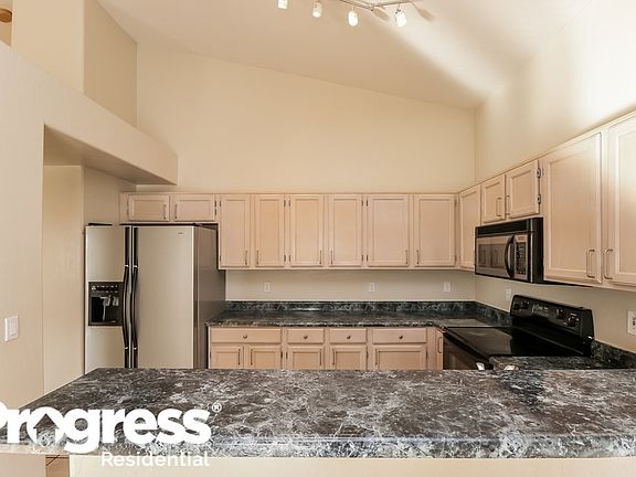 5th image of 1015 N Sparrow Dr