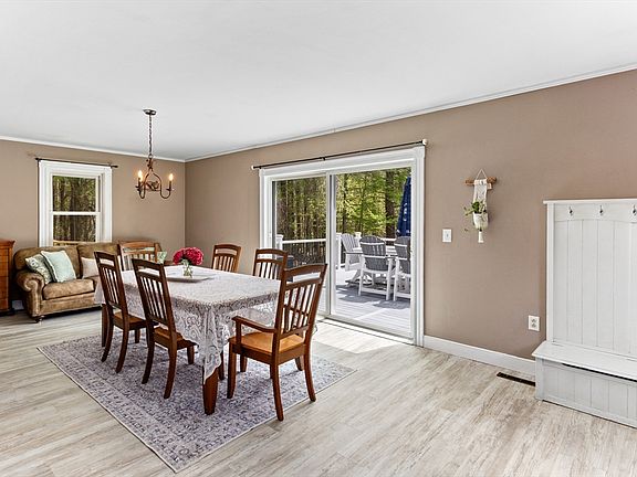 3rd image of 9 Cottle Ln