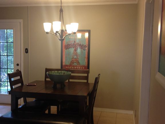 5th image of 126 Northwood Cir