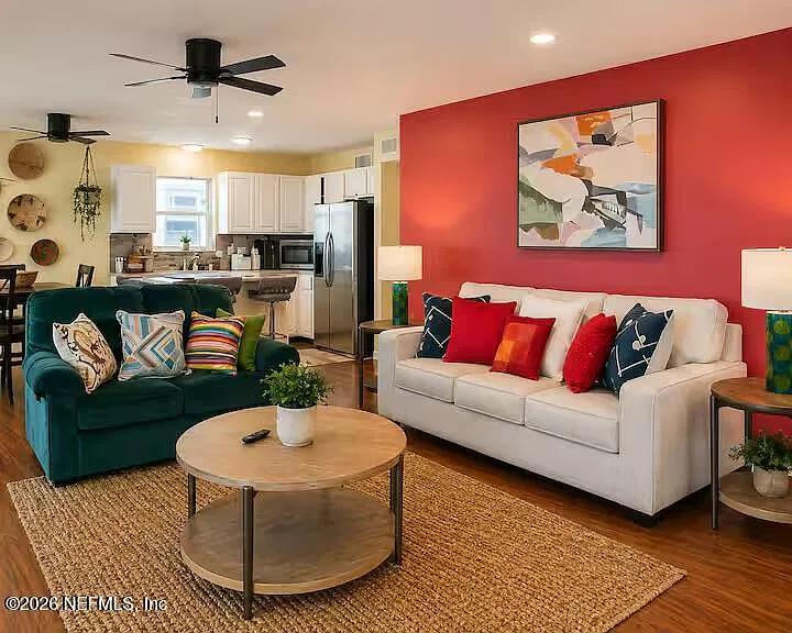 4 bed, 4.0 bath, 2731 sqft, $7,200 — Photo 4