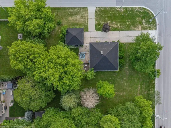 1060 Queens Bush Rd, Wellesley, ON N0B 2T0