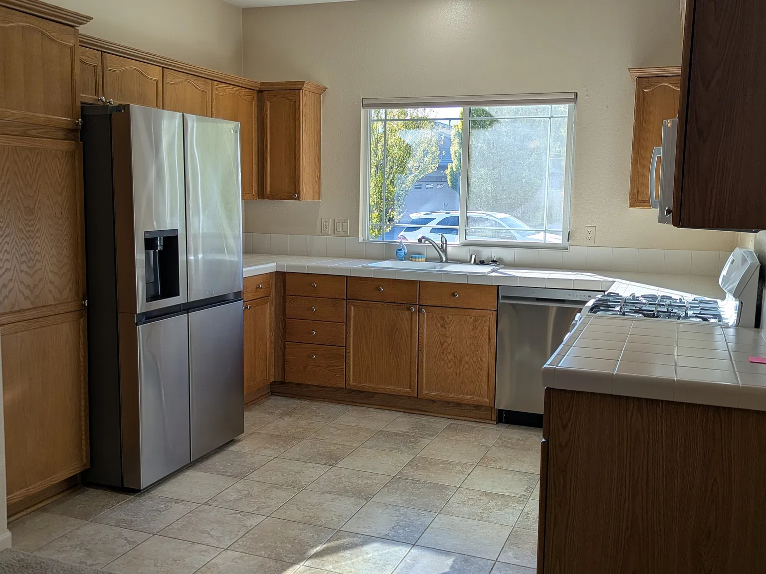 3 bed, 1443 sqft, $2,500 — Photo 3