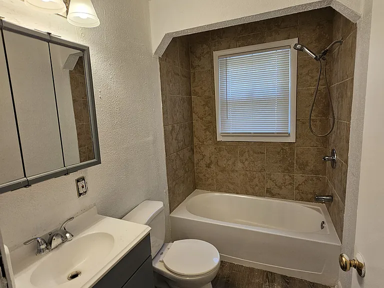 Full first floor bathroom