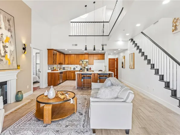 142 N Vermont Ave APT B, Glendora, CA 91741
