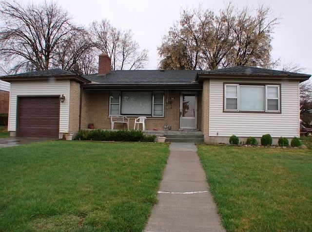 1st image of 560 9th St