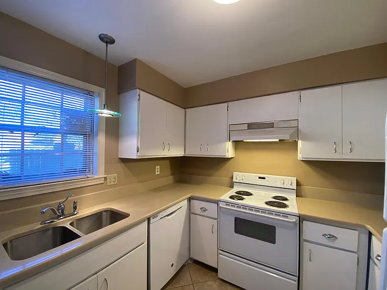 5718 Quince Rd — Photo 27