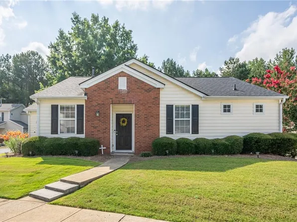 166 Windcroft Cir NW, Acworth, GA 30101