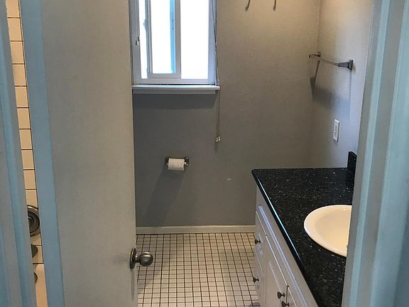 5th image of 1525 W Balboa Blvd