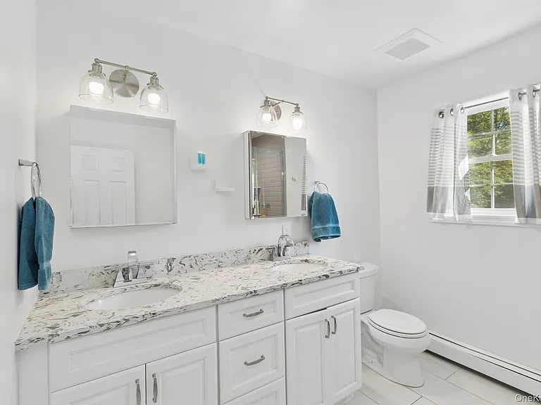 16 Mastro Ct — Photo 25