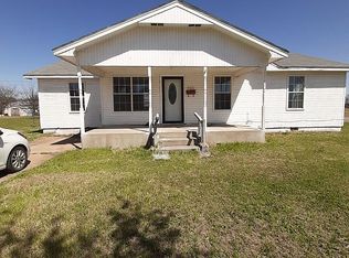 465 E Iowa St, Walters, OK 73572