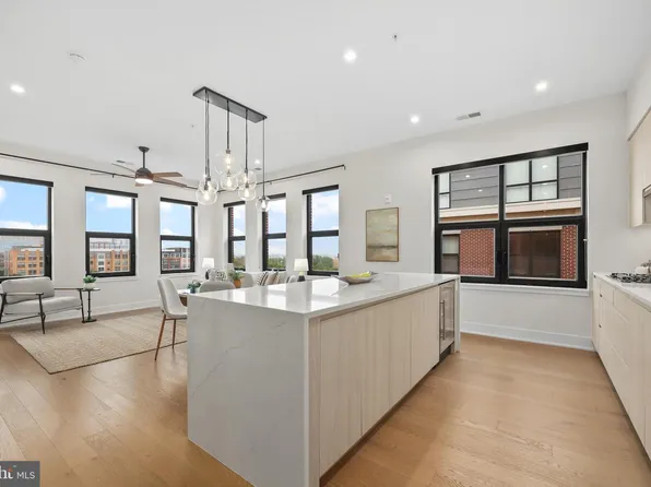 701 Swann Ave Unit 511, Alexandria, VA 22301