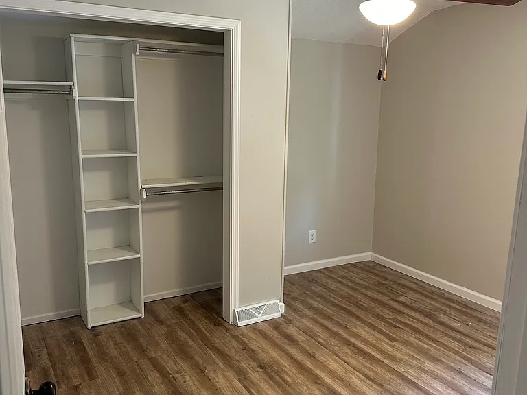 309 SW Shamrock Pl — Photo 10