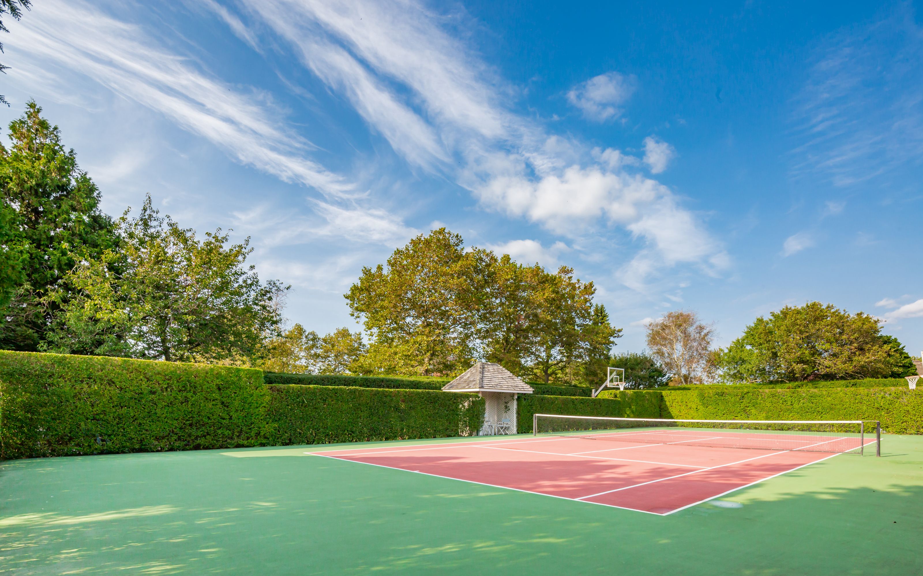 19 Duck Pond Ln in Southampton Out East