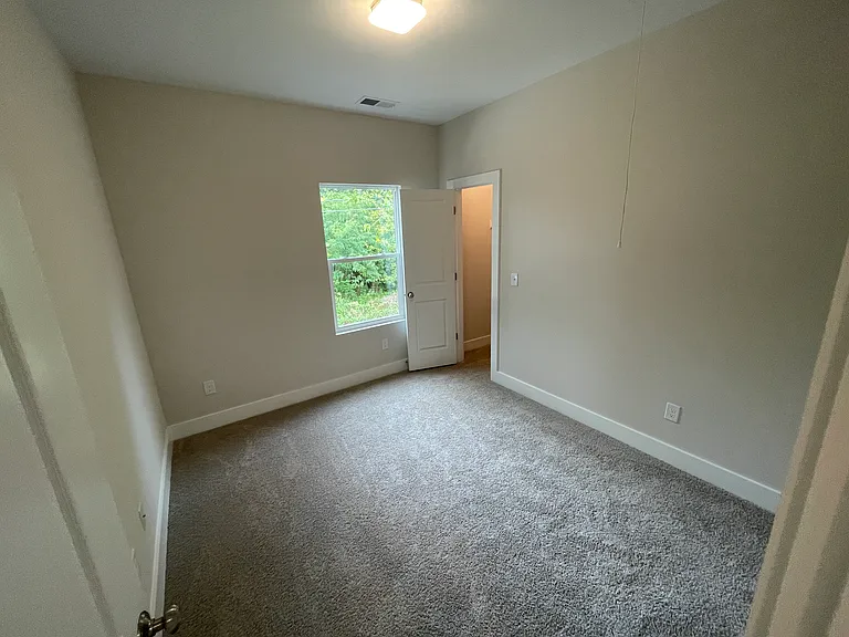 106 N Benjamine St — Photo 30