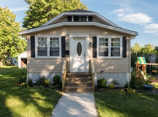 2 Sunset Rd, Gardner, MA 01440