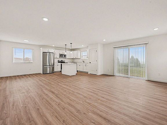 5th image of 1635 Reagan Dr