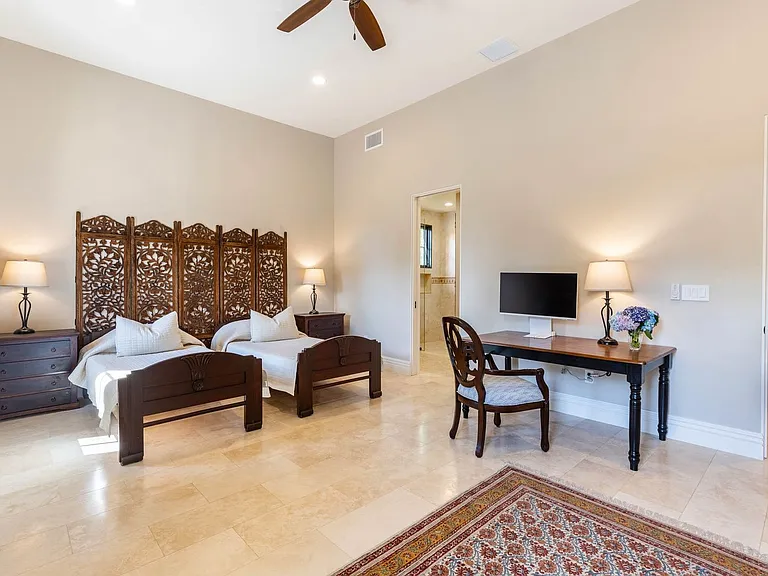 4520 Kahala Ave — Photo 34