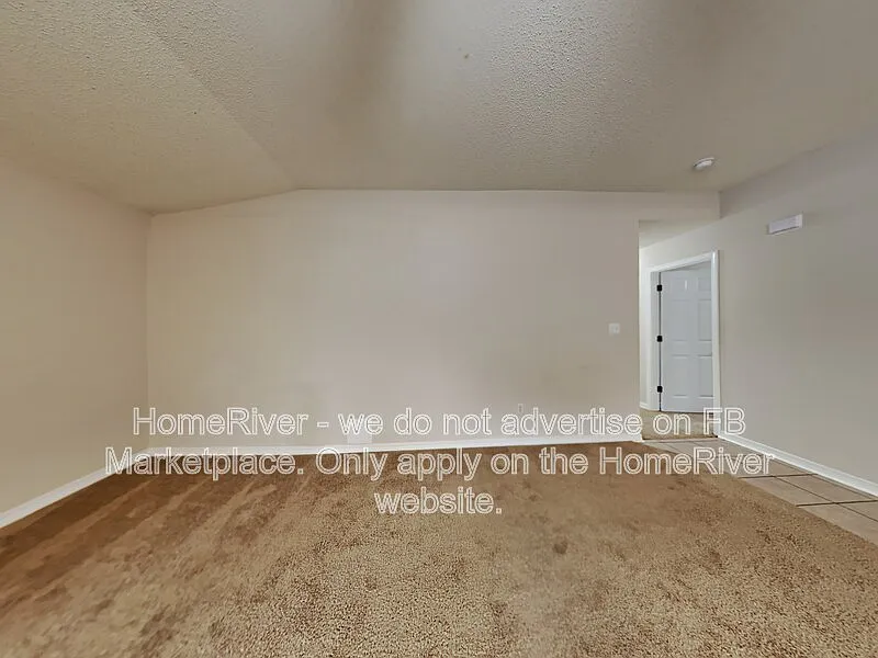 3 bed, 2.0 bath, 1458 sqft, $2,100 — Photo 3