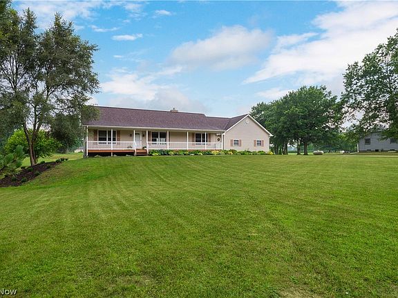3rd image of 36055 Dellwood Rd