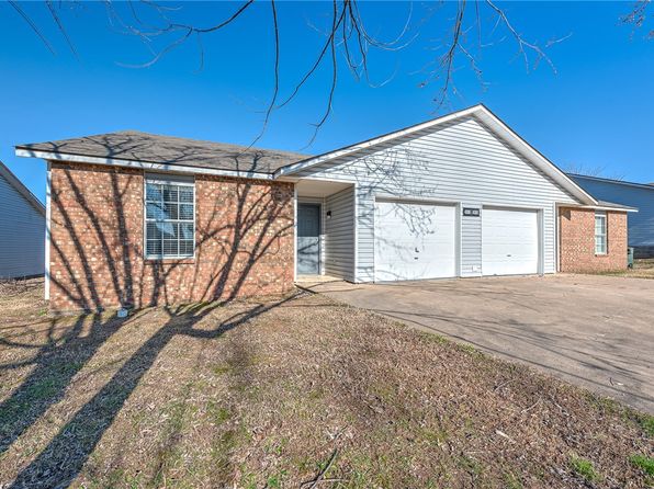 fayetteville-arkansas-448578802 picture