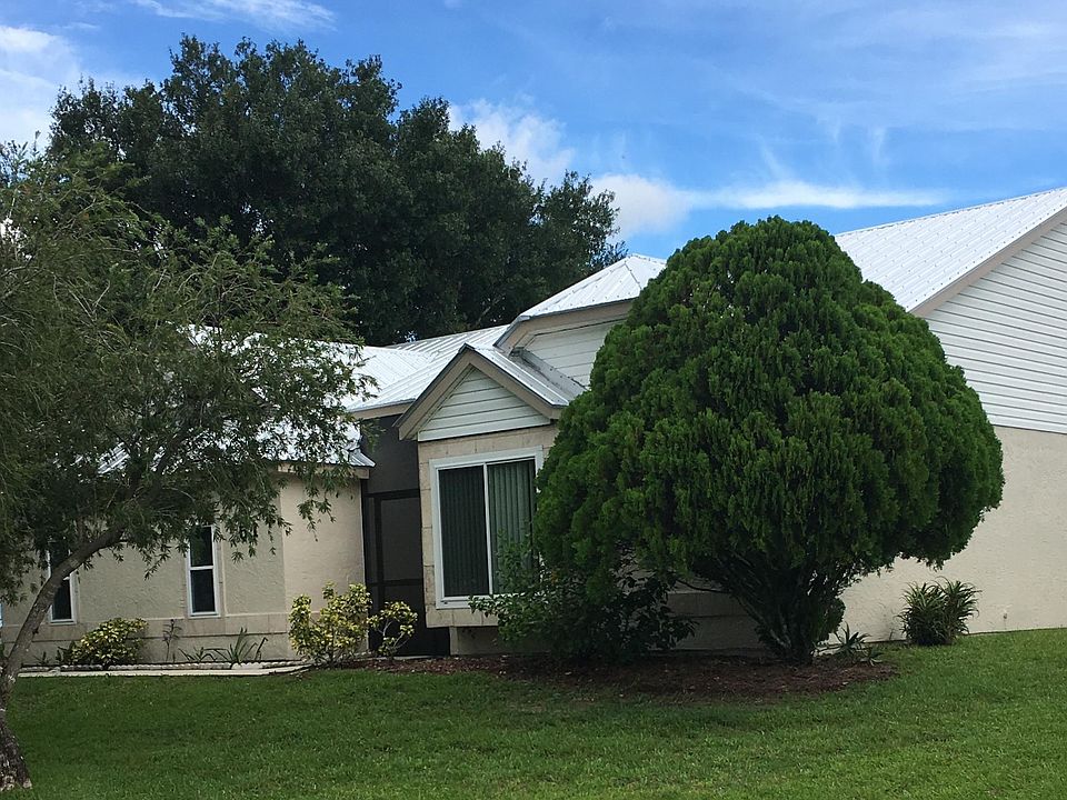1st image of 51 Emerson Dr NW