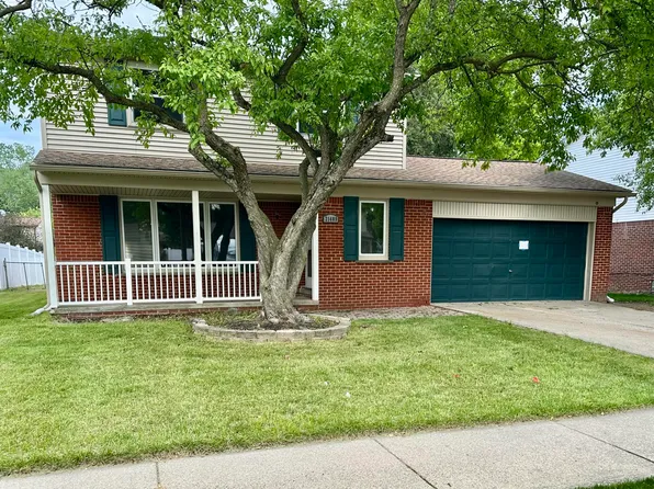 21489 Danbury St, Woodhaven, MI 48183