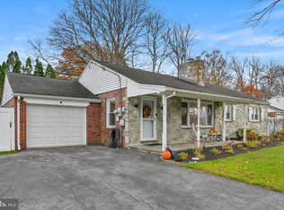 7 Pleasant Dr, Lancaster, PA 17602