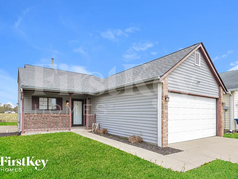 4030 Harmony Dr — Photo 2
