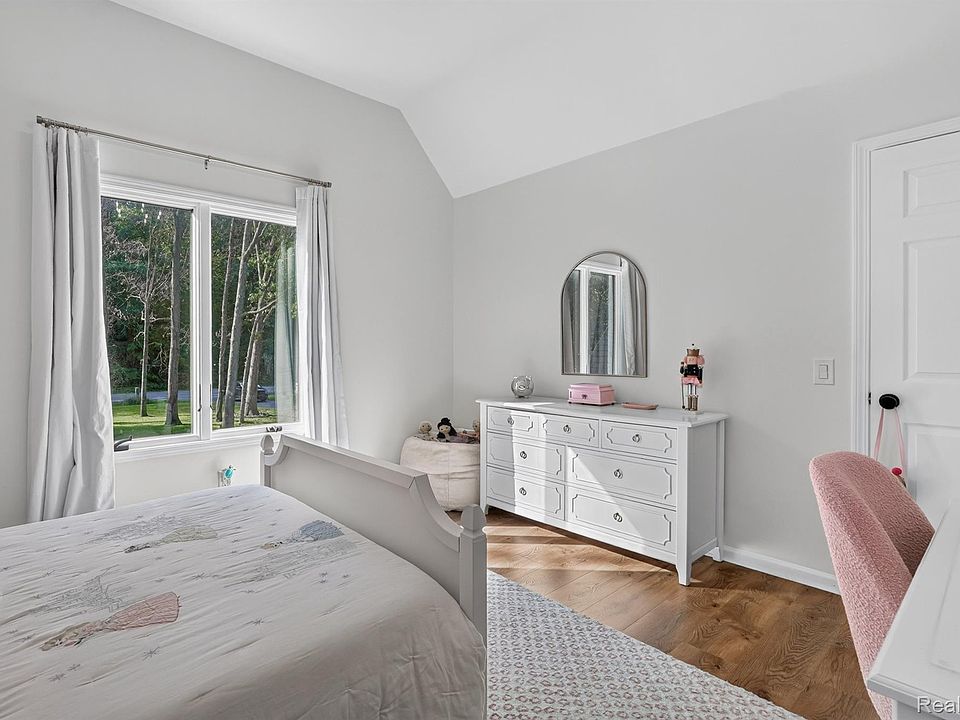 10073 Silver Lake Rd, photo 25