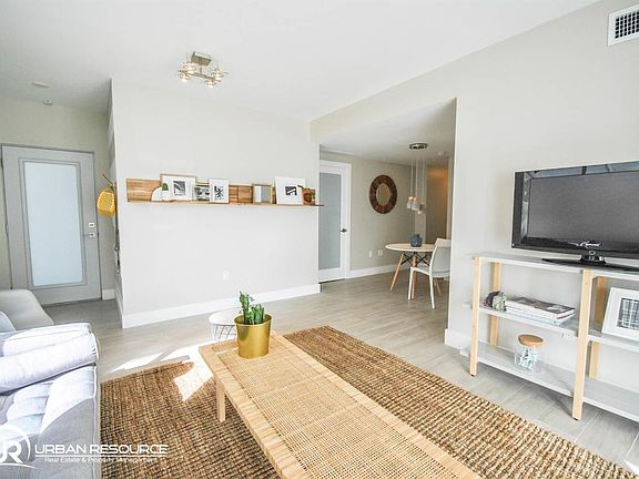 5th image of 1606 West Ave APT 1