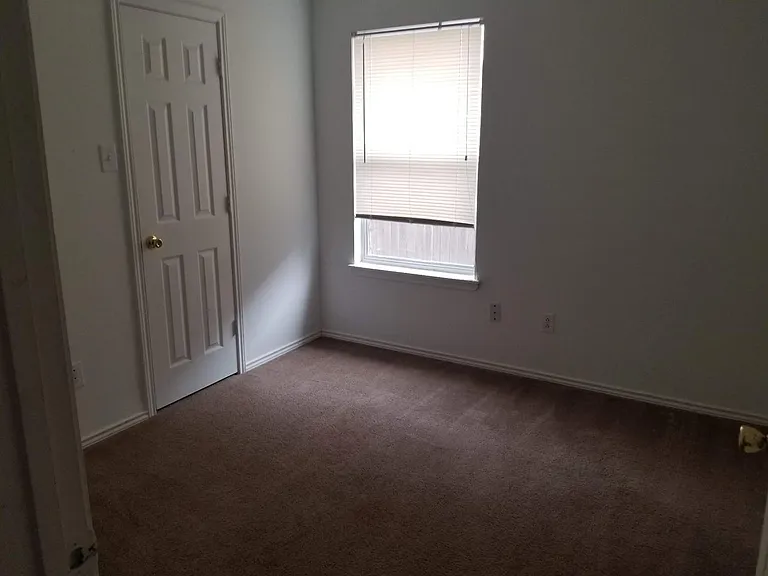 1913 S Loop 289 — Photo 6