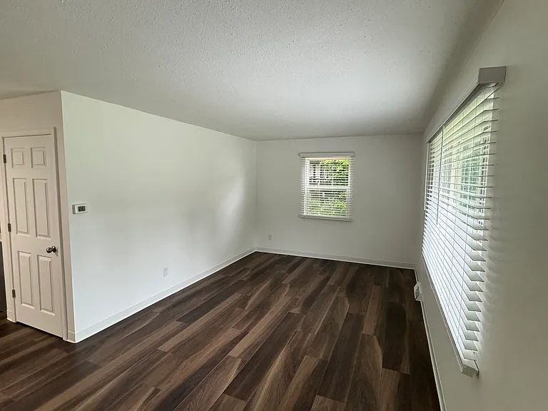 1461 McTaggart Rd — Photo 6