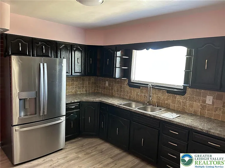3318 N 3rd St — Photo 4