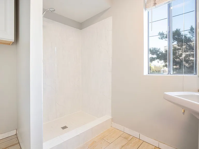 6740 Franklin Pl — Photo 9